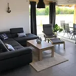 N8 Eingezaeuntes In Eckwarderhoerne By Interhome Grosswurden