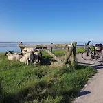 Prázdninový dům N8 Eingezaeuntes In Eckwarderhoerne By Interhome *