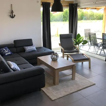 N8 Eingezaeuntes In Eckwarderhoerne By Interhome Grosswurden