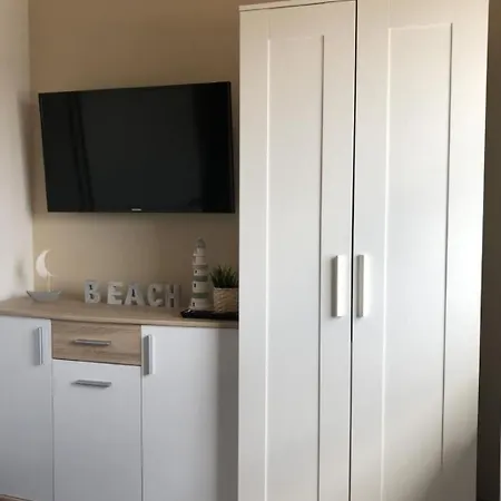 Feriehus N8 Eingezaeuntes In Eckwarderhoerne By Interhome Grosswurden