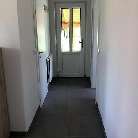 N8 Eingezaeuntes In Eckwarderhoerne By Interhome Feriehus