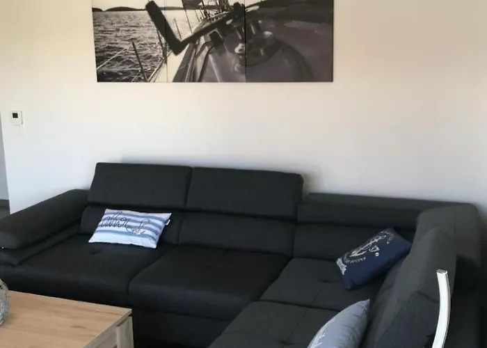 N8 Eingezaeuntes In Eckwarderhoerne By Interhome Grosswurden