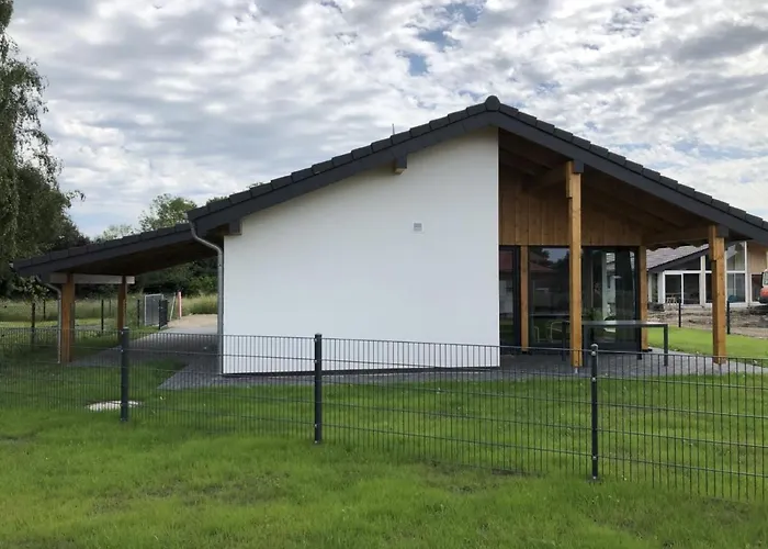 N8 Eingezaeuntes In Eckwarderhoerne By Interhome * Grosswurden